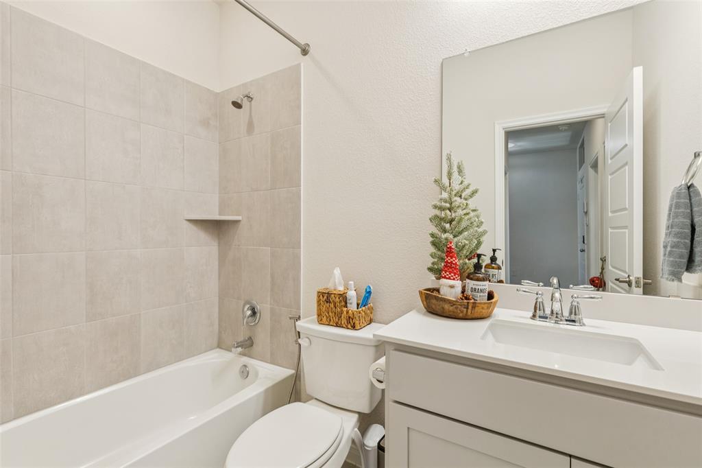 Valencia On The Lake - Residential