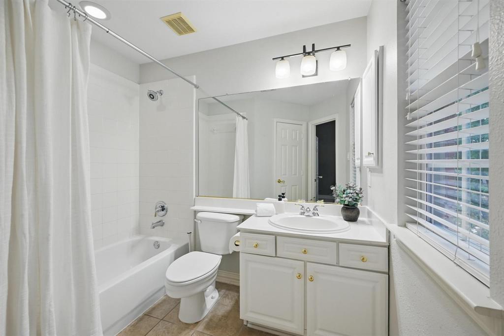 Frisco, Texas 75033, United States, 4 Bedrooms Bedrooms, ,4 BathroomsBathrooms,Residential,Pending,130205