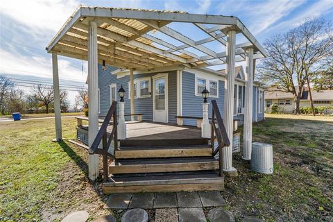Tiny photo for 311 Summit Street, Farmersville, TX 75442 (MLS # 21131171)