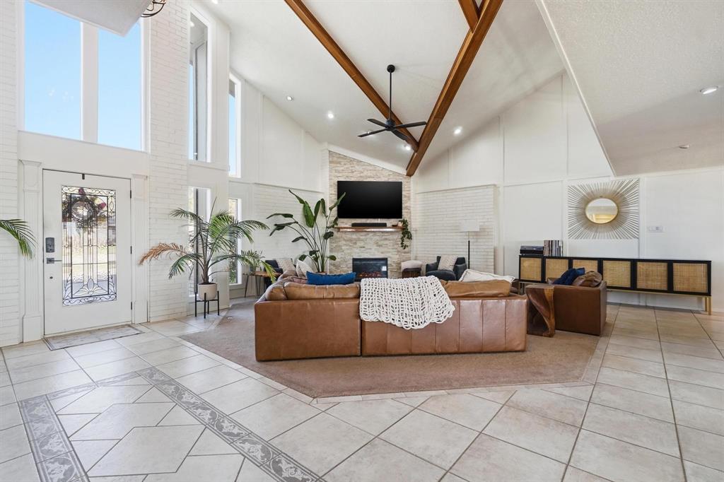 1505 Hillcrest Street