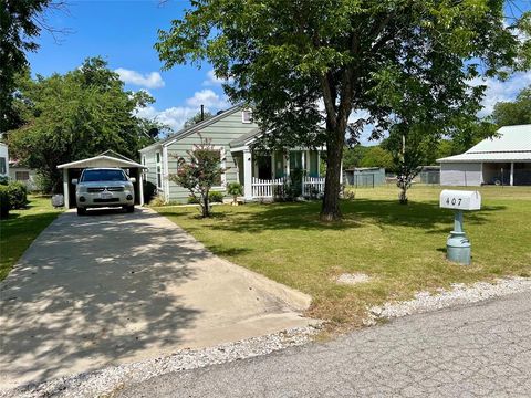 Photo of 407 Baylor Street, Nocona, TX 76255 (MLS # 21332158)
