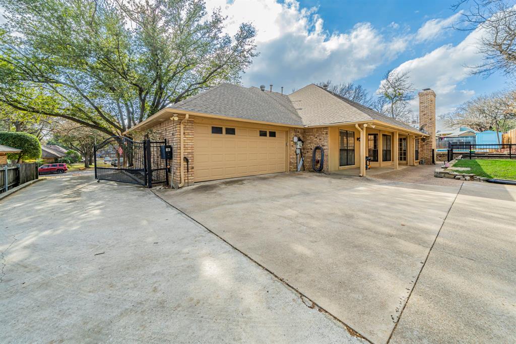 Mc Kamy Lakes Estates - Residential