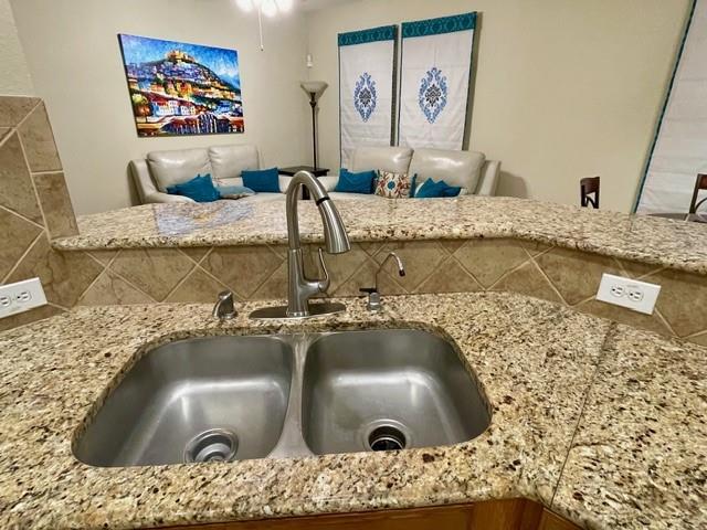 Suncreek Twnhms - Residential