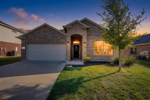 Photo of 1203 Tiburon Trail, Cleburne, TX 76033 (MLS # 21413228)