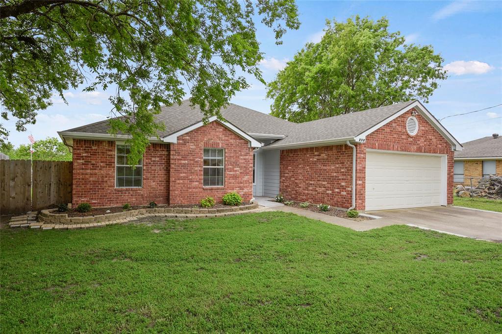208 W Black Oak Lane