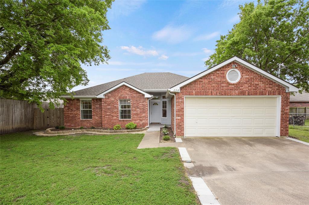 208 W Black Oak Lane