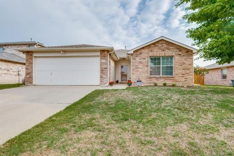 628 Mallard Drive Saginaw TX 76131