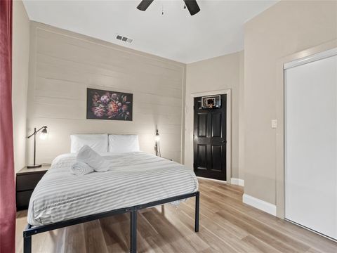 Tiny photo for 421 Martinique Avenue, Dallas, TX 75223 (MLS # 21100066)