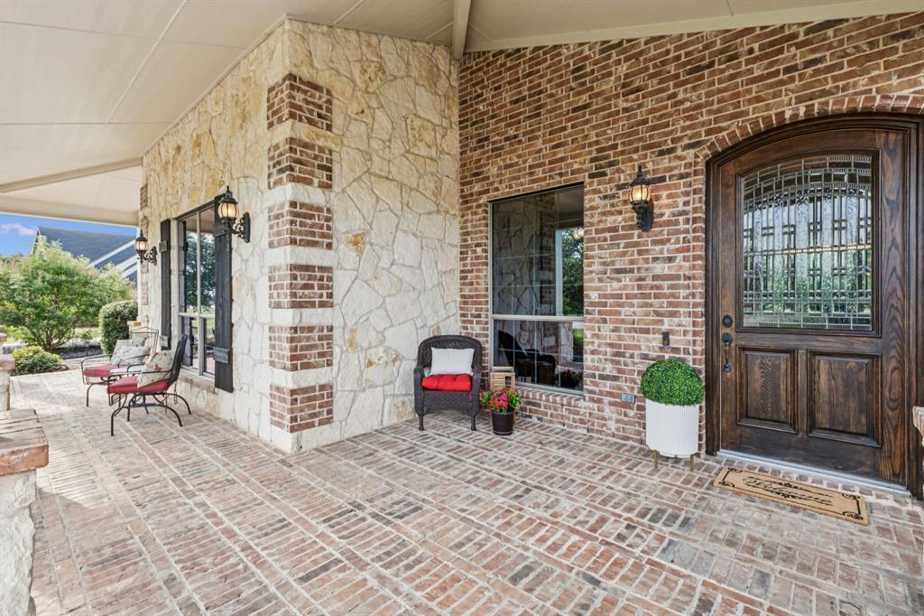 91 Stone Hinge Drive