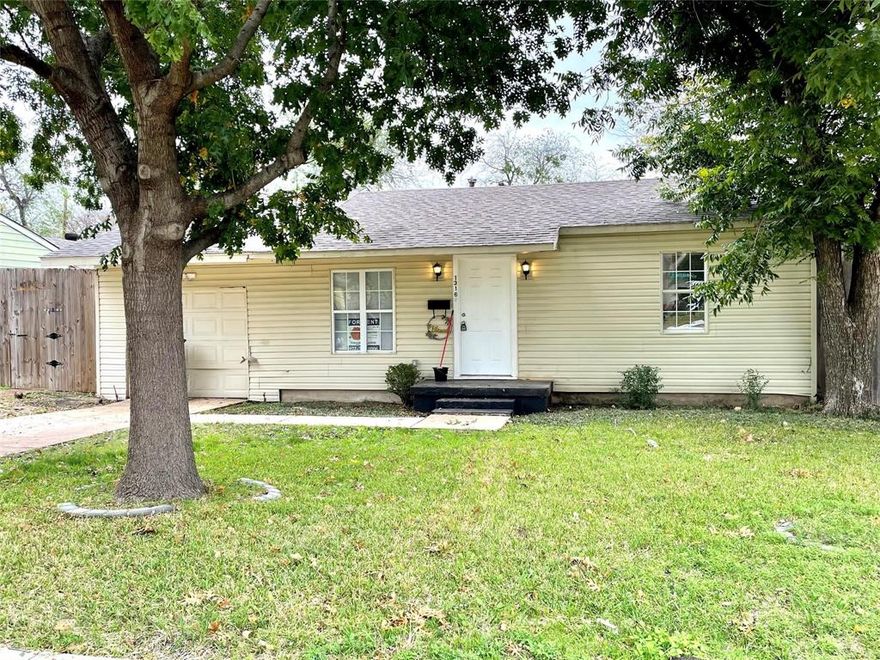 Newly renovated 3 bed, 2 bath single family home located in the heart of Garland. Converted garage to a living room, modern laminate flooring throughout, newer SS appliances, and a huge backyard with a storage shed in the back. Don't miss out on this rental! Schedule a showing today!