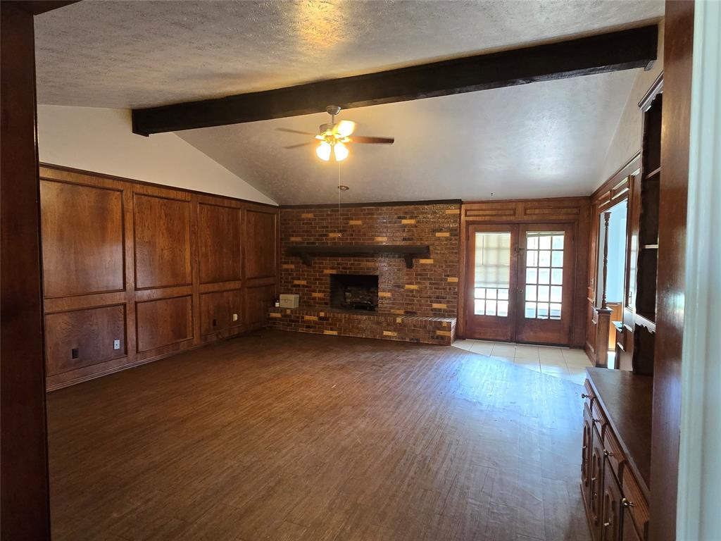 2368 Claridge Circle