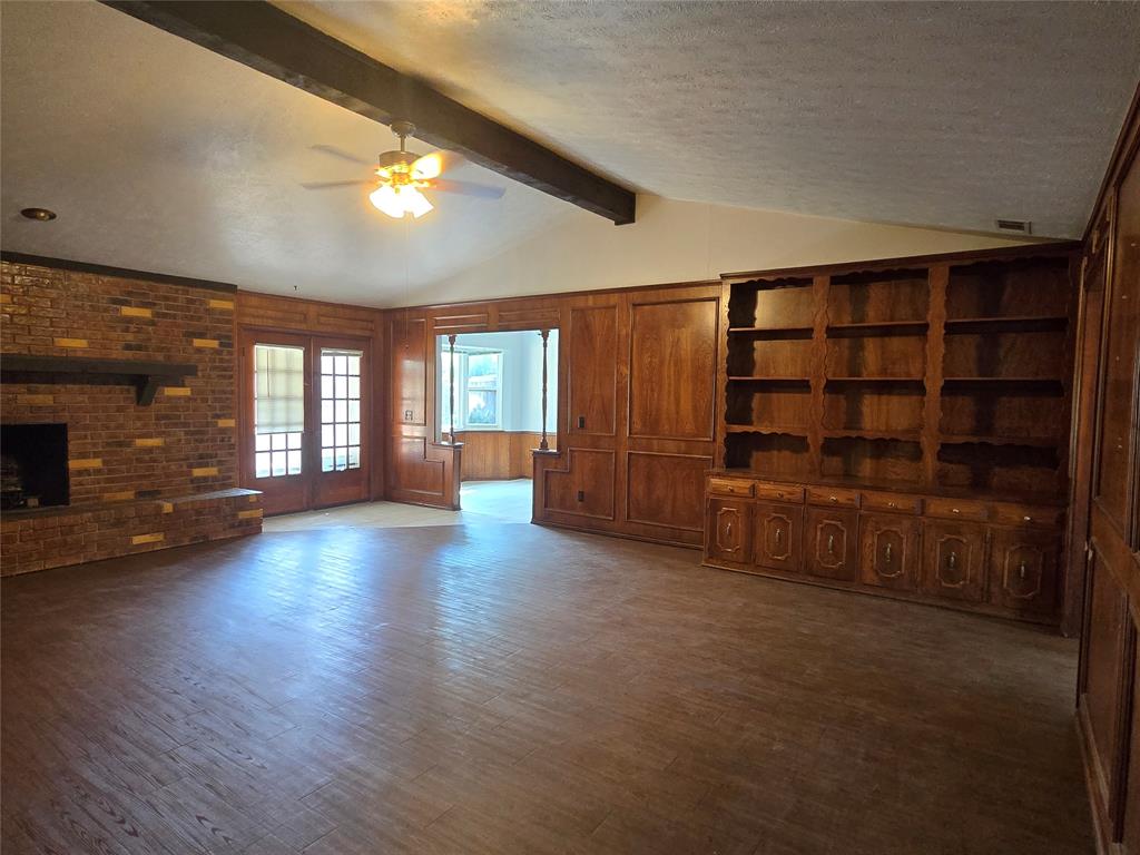 2368 Claridge Circle