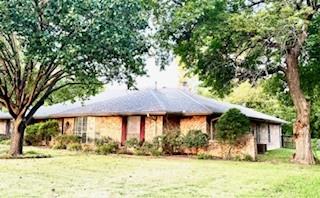 3001 Redbud Trail