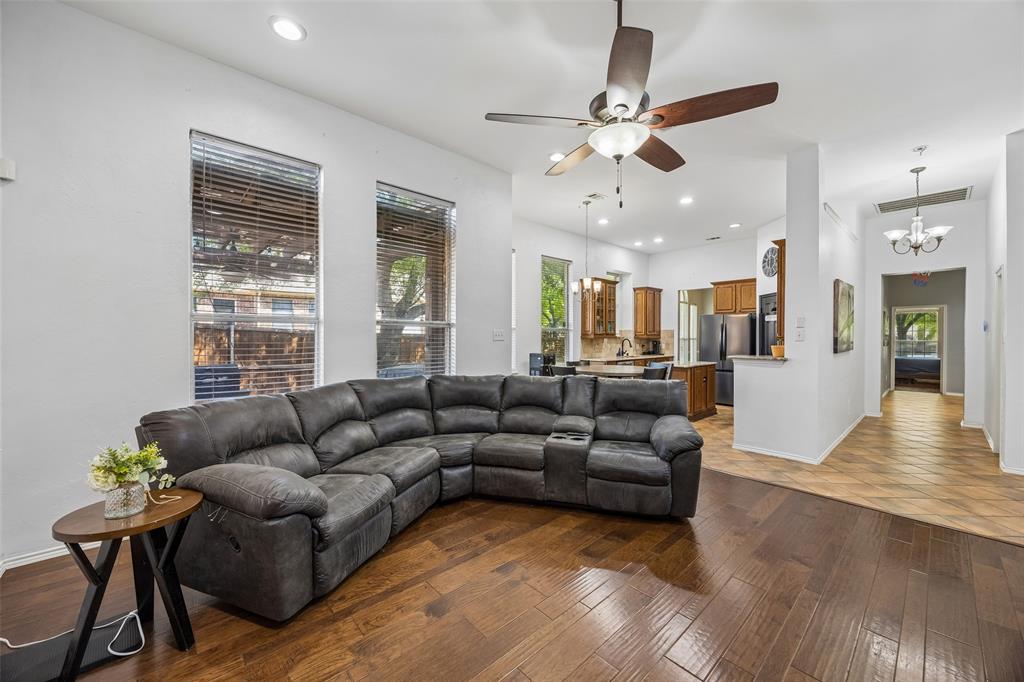 2700 Black Canyon Drive