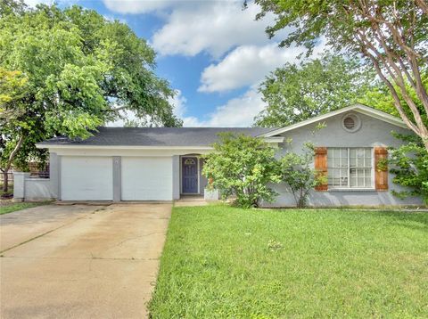 Photo of 1915 Chalice Road, Arlington, TX 76014 (MLS # 21250712)