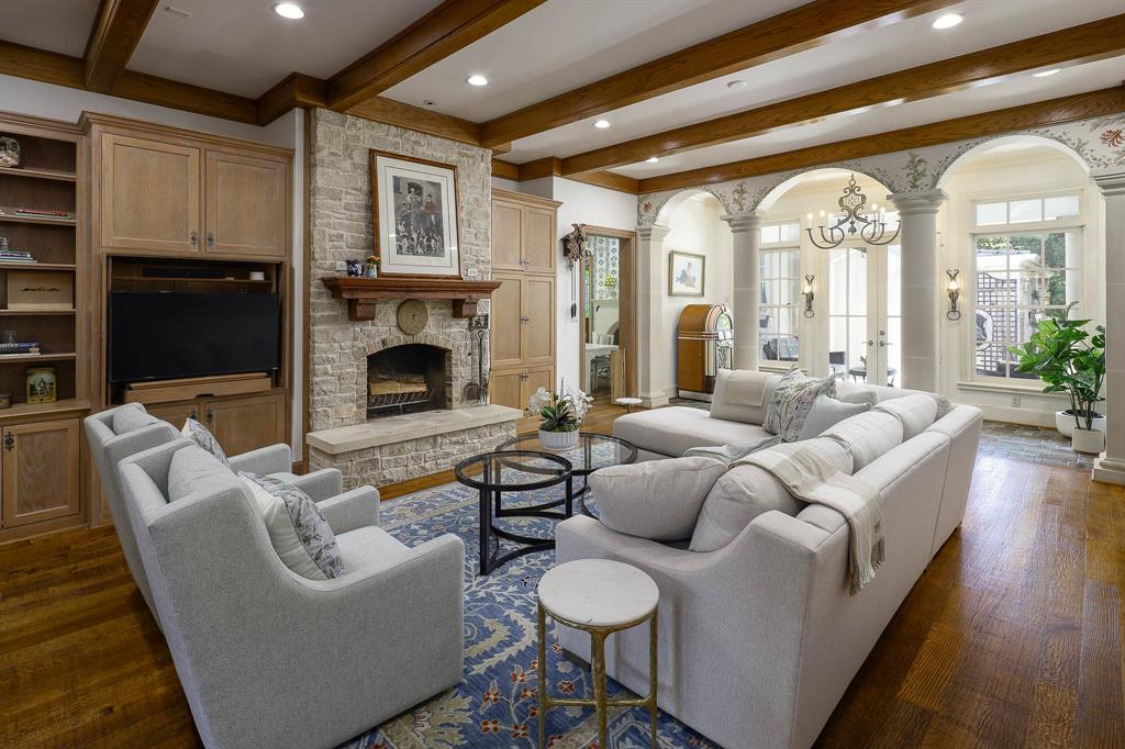 4001 Glenwick Lane
