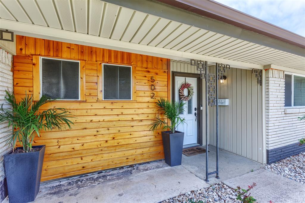 502 E Alexander Lane