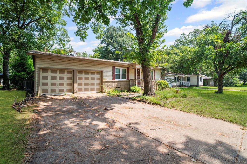 1009 Eric Avenue