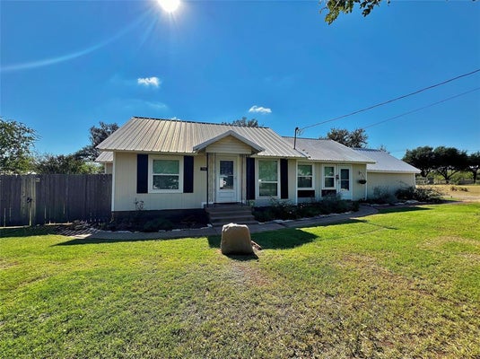 713 SPRING ST, GRANBURY, TX 76048 - Image 2bf7457e2d7d858be0cdefd2048a2a03/1734433796