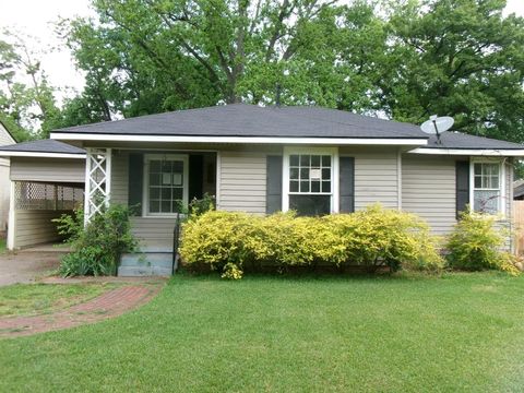 Photo of 106 Leo Avenue, Shreveport, LA 71105 (MLS # 21257983)