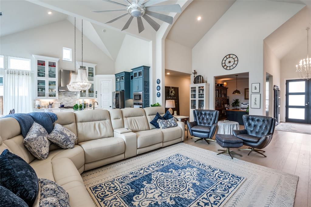 1604 Colonnade Court