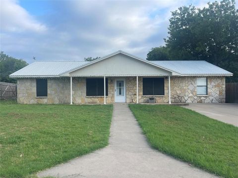 1432 W Torrey Street Granbury TX 76048