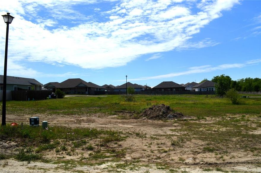 Great building lot with underground utilities at the road and water tap already paid for. Lot is close to the end of the road so no traffic. Pretty lot is level and is located in nice area of Mabank. Close to Elementary School, not far from Cedar Creek Lake and an easy commute to Dallas. Great building site.