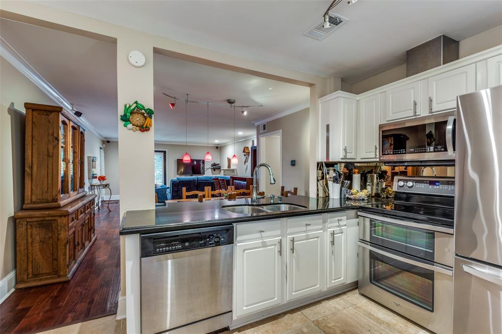 10201 Regal Oaks Drive 204