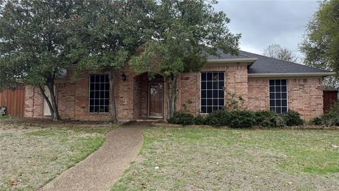 Photo of 1226 Donegal Lane, Garland, TX 75044 (MLS # 21196676)