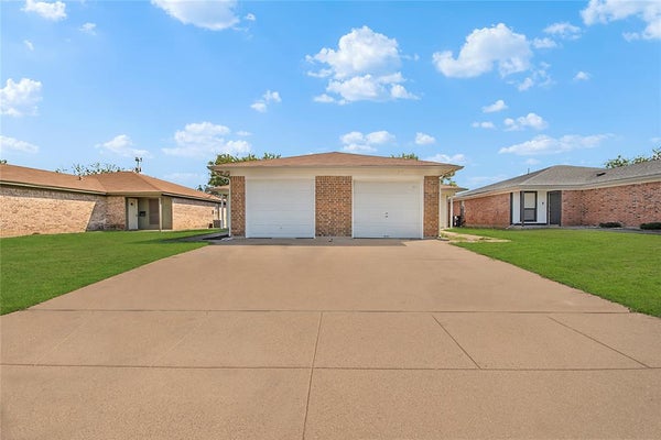 3723 HULEN PARK CIR, FORT WORTH, TX 76123 - Image 2c1edd9ea7cfb0f82ca128f47d08f77b/4154404371