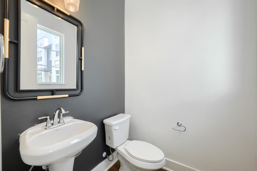 TERRACES ON BEE CONDO - Residential