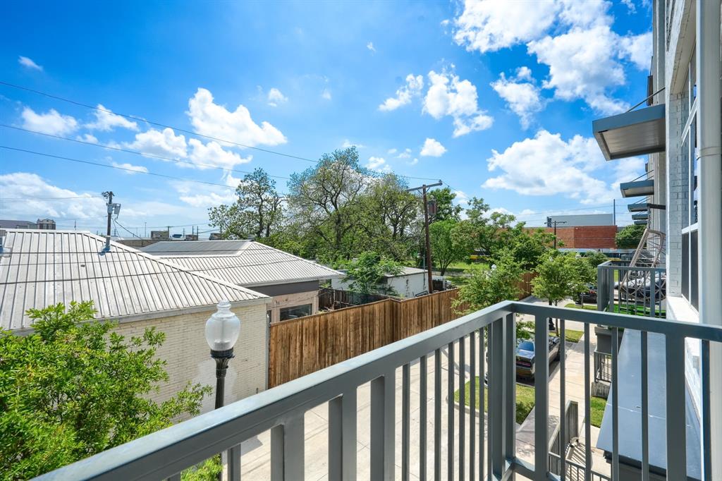 TERRACES ON BEE CONDO - Residential
