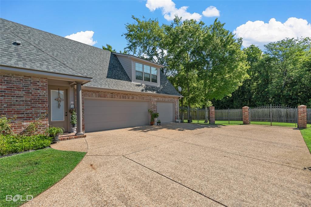 1053 Fawn Hollow