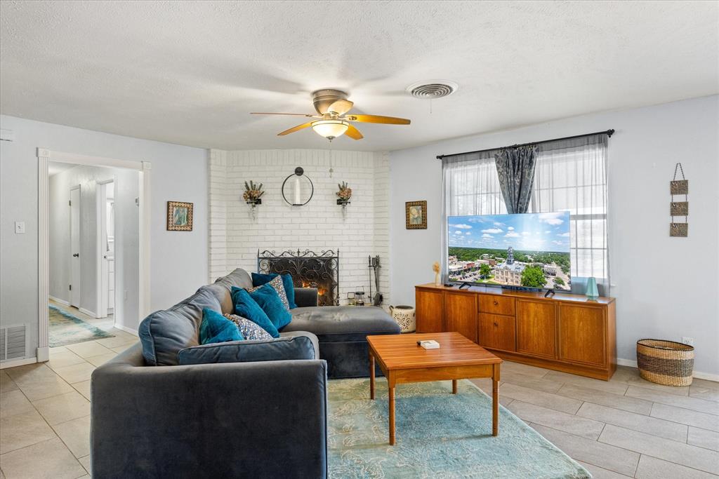 916 Preston Lane