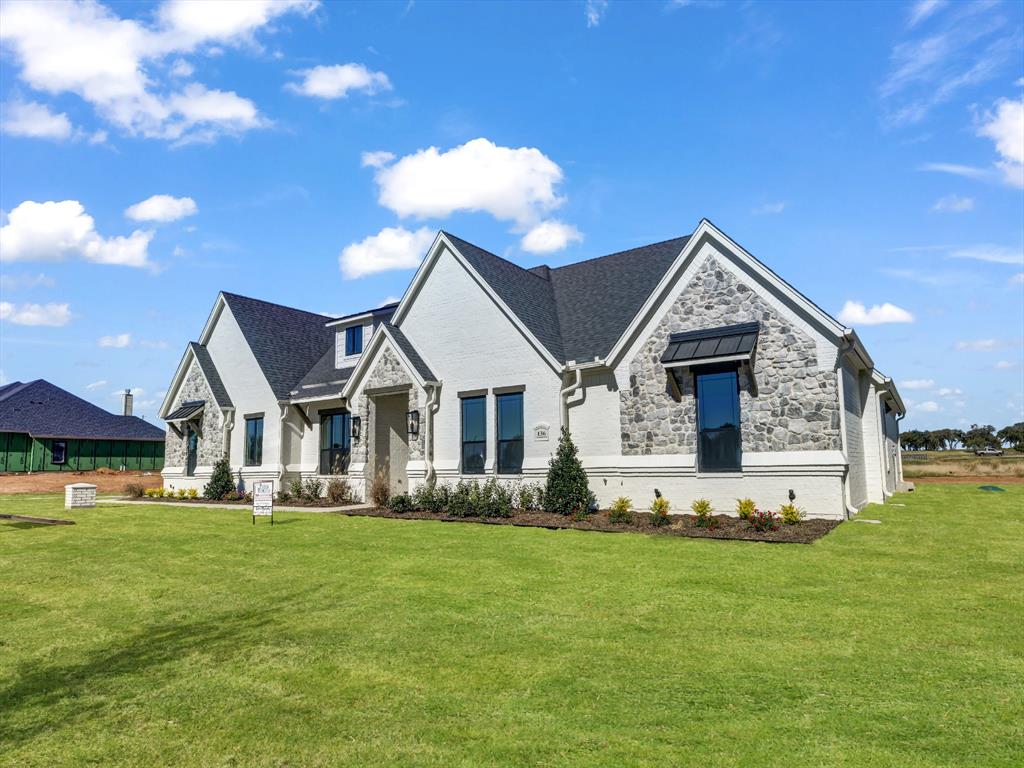 136 Dan Russell Boulevard