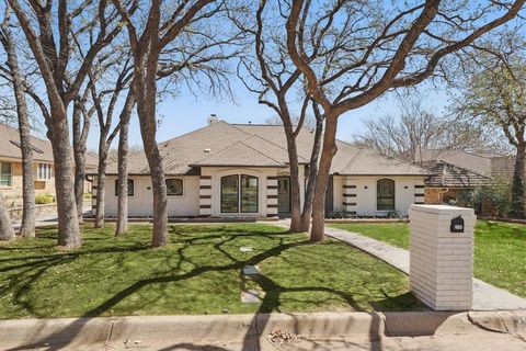 2107 Emerald Lake Drive Arlington TX 76013