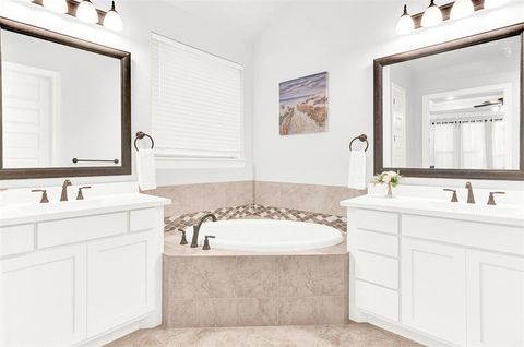 Tiny photo for 8124 Pecan Oak Lane, McKinney, TX 75071 (MLS # 21099966)