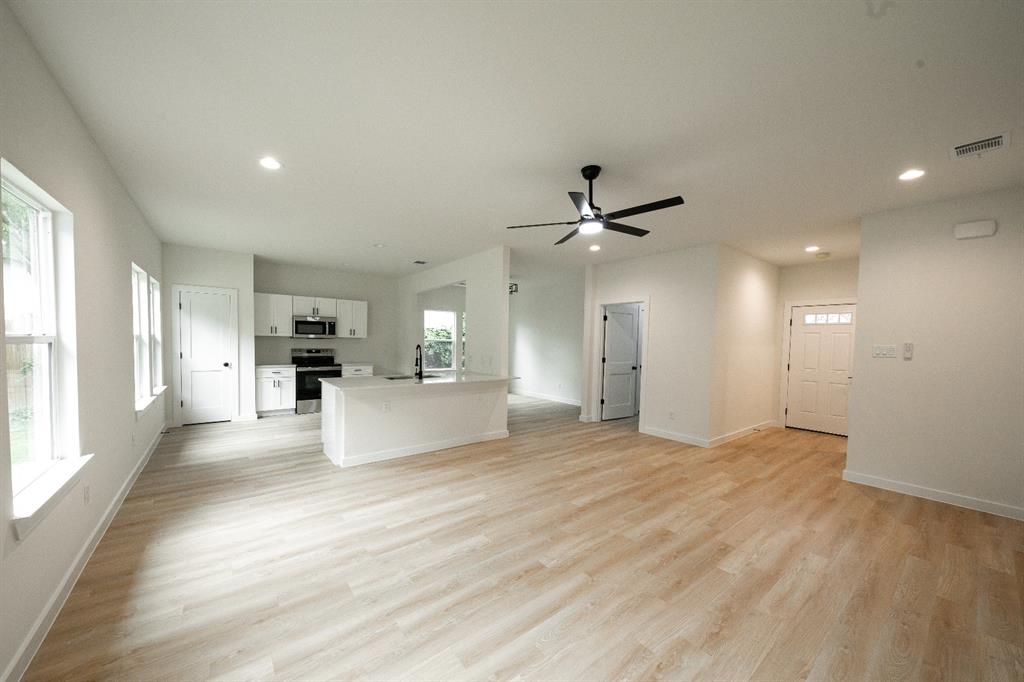 4819 Dolphin Road