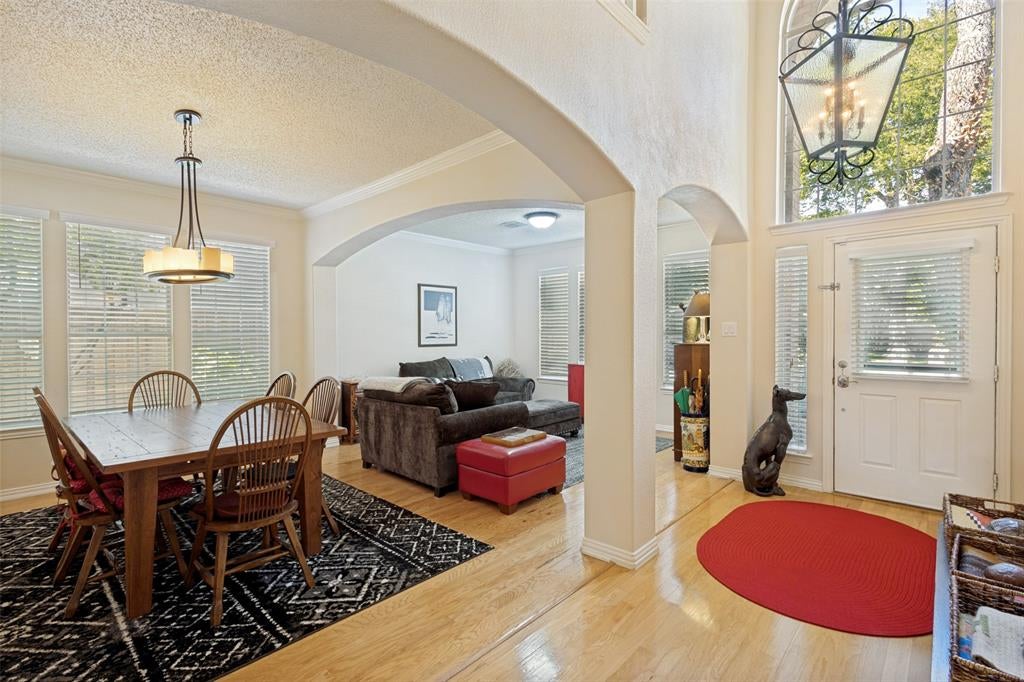5817 Louisville Drive