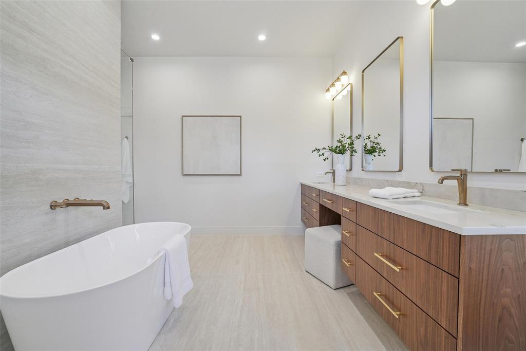 Lake Crest - Residential