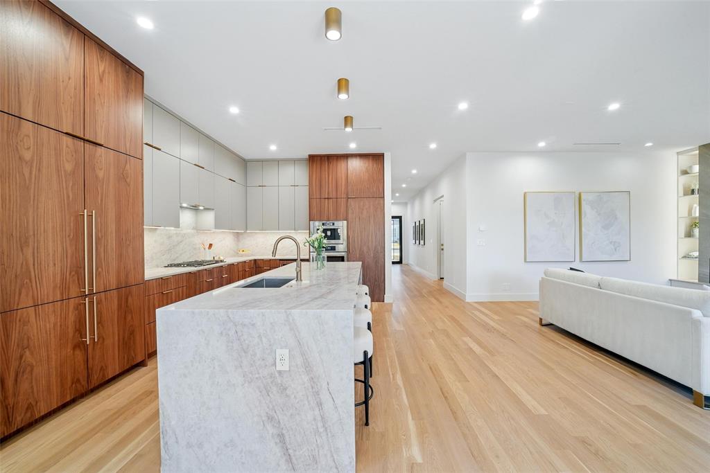 Lake Crest - Residential