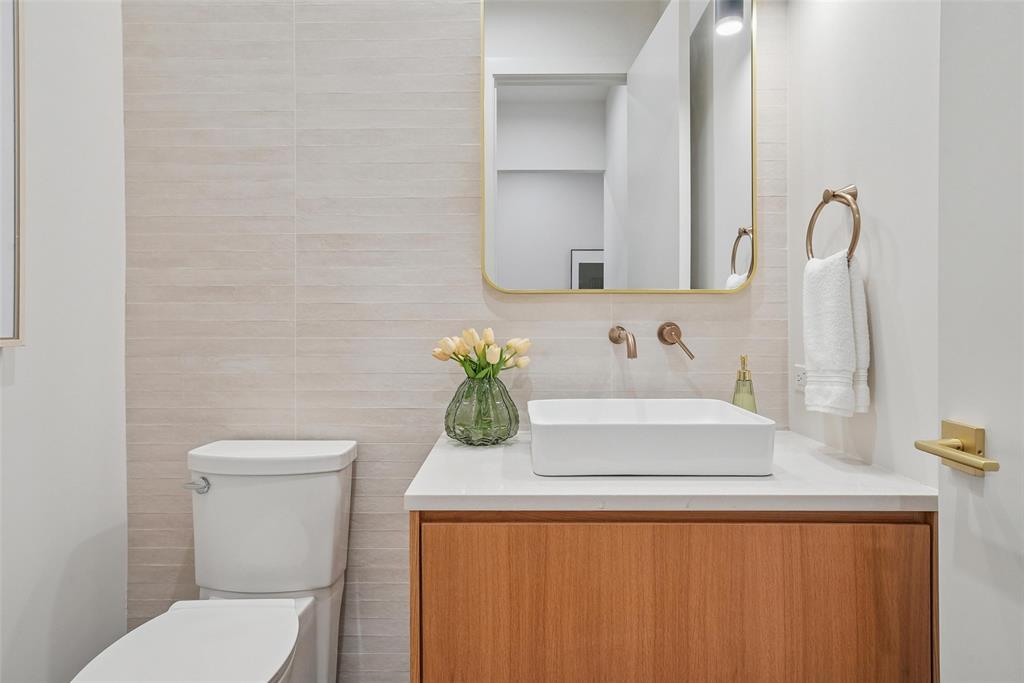 Lake Crest - Residential