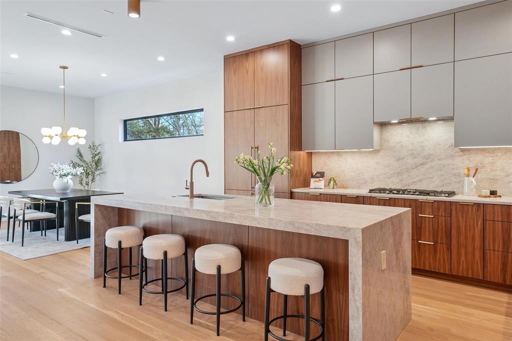 Lake Crest - Residential