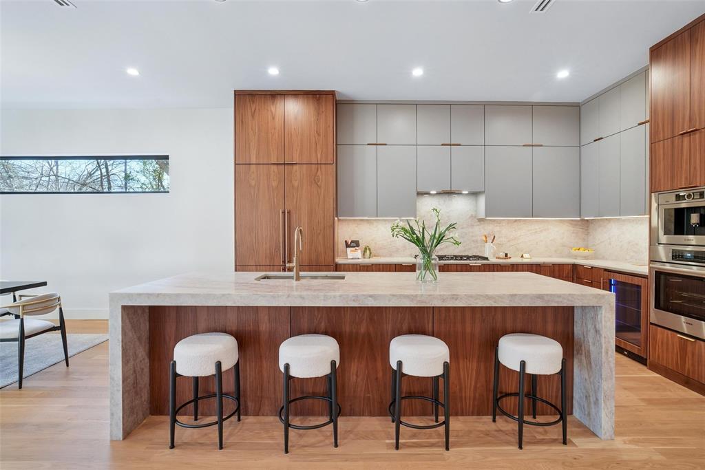 Lake Crest - Residential