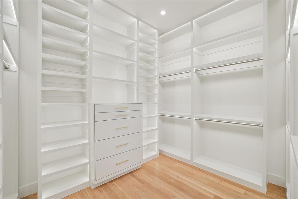 Lake Crest - Residential