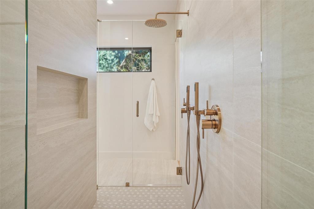 Lake Crest - Residential