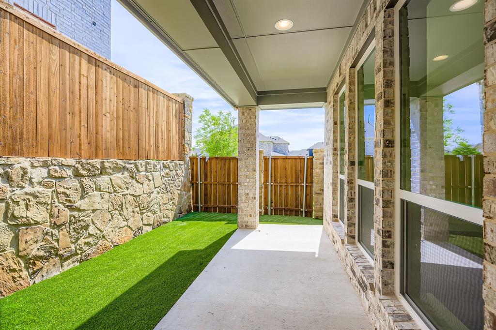 Castle Hills Northpointe Townhomes - Residential