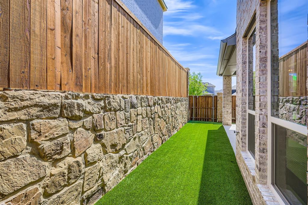 Castle Hills Northpointe Townhomes - Residential