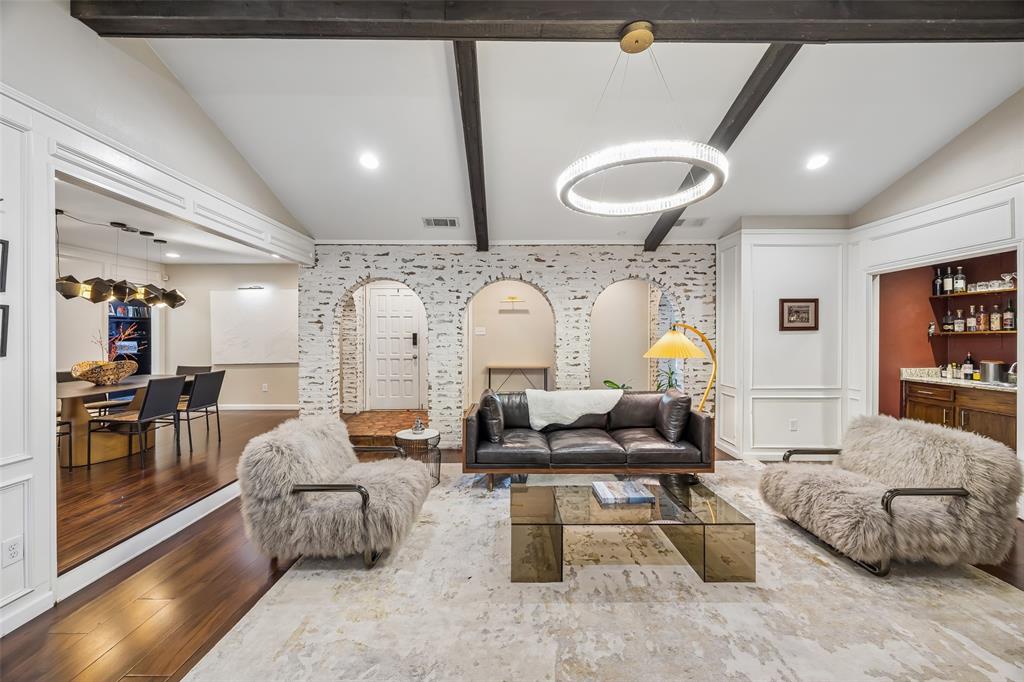 2904 Robin Road