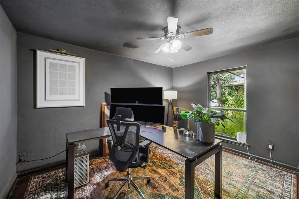 2904 Robin Road